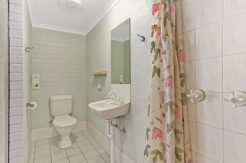 Wandarrah Lodge Hostel - Melbourne Tourism 1
