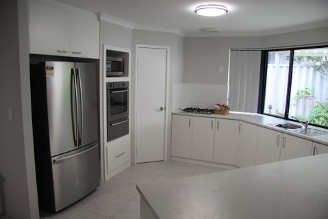 Warnbro Beach Family Accommodation - Melbourne Tourism 1