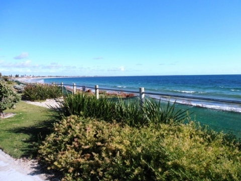 Warnbro Beach Family Accommodation - Melbourne Tourism 3