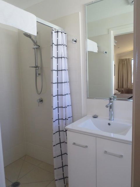 Warrego Hotel Motel Cunnamulla - Melbourne Tourism 1
