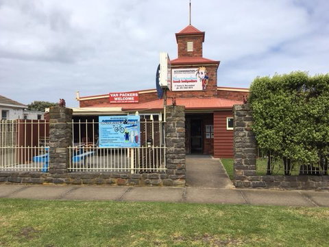 Warrnambool Beach Backpackers - Melbourne Tourism 2