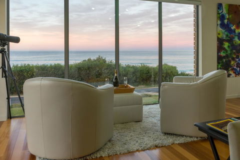 Watercolours - Melbourne Tourism 0