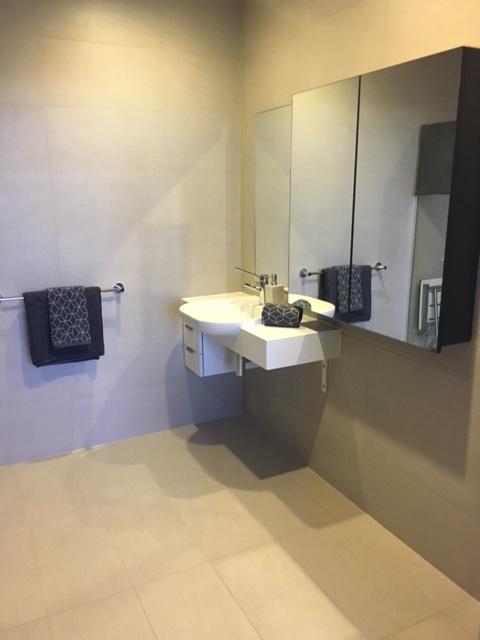Collins Accommodation - Melbourne Tourism 10