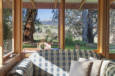 Bluegum Ridge Cottages - Melbourne Tourism 19