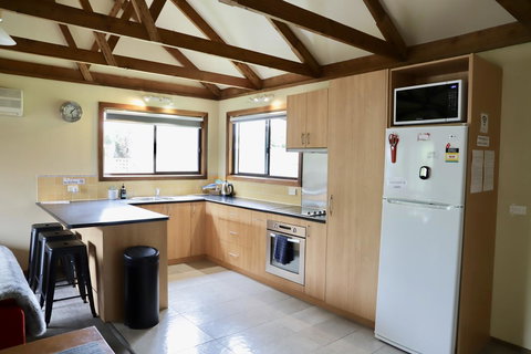 Red Ceder Cottage - Great Ocean Road - Port Campbell - Melbourne Tourism 11