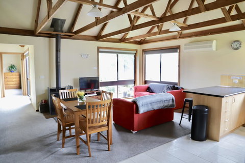 Red Ceder Cottage - Great Ocean Road - Port Campbell - Melbourne Tourism 12