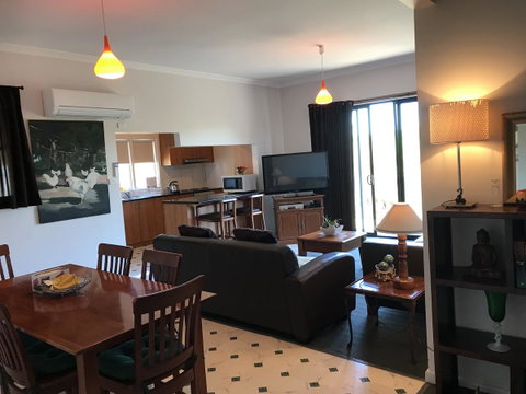 Hillâ€™s Creek Holiday Home - Melbourne Tourism 8