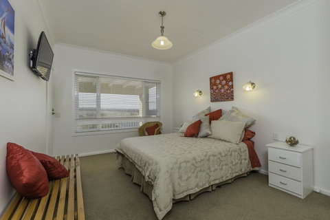 Waybourne- Vineyard And Winery - Melbourne Tourism 24