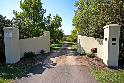 Waybourne- Vineyard And Winery - Melbourne Tourism 1