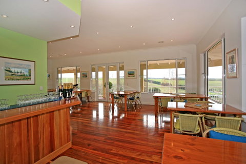 Waybourne- Vineyard And Winery - Melbourne Tourism 12