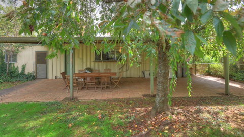 Aspens Springs Farmstay - Melbourne Tourism 13