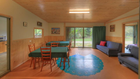 Aspens Springs Farmstay - Melbourne Tourism 6