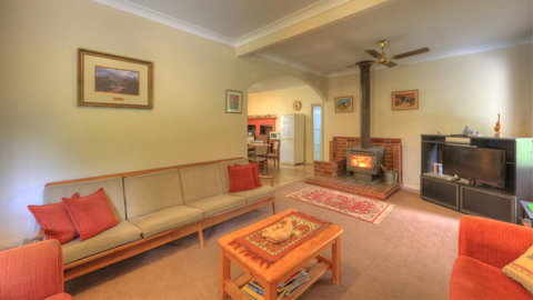 Aspens Springs Farmstay - Melbourne Tourism 15
