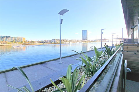 Auzzie Apartments Docklands, Melbourne - Melbourne Tourism 12