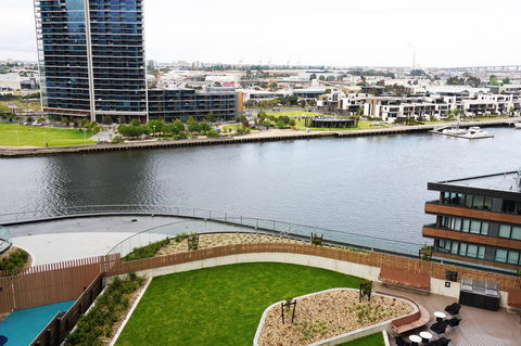 Auzzie Apartments Docklands, Melbourne - Melbourne Tourism 10