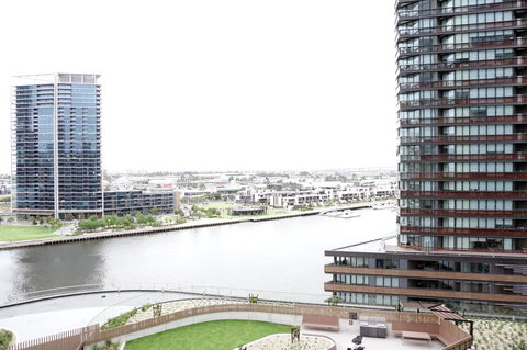 Auzzie Apartments Docklands, Melbourne - Melbourne Tourism 6