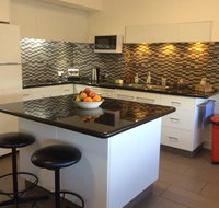 Austral Place 88 via Merri River - Melbourne Tourism