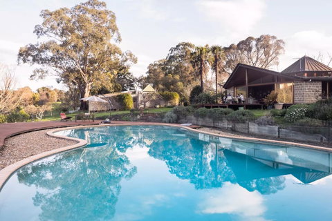 Kangaroo Manor - Melbourne Tourism 26