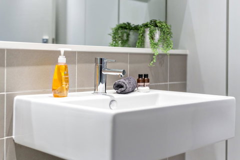 Complete Host Leopold Apartments - Melbourne Tourism 17