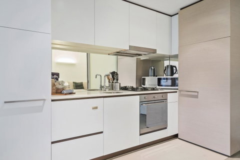 Complete Host Leopold Apartments - Melbourne Tourism 10
