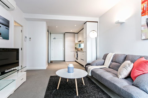 Complete Host Leopold Apartments - Melbourne Tourism 24
