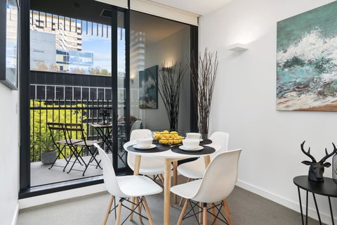 Complete Host Leopold Apartments - Melbourne Tourism 3