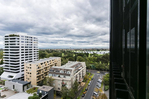 Complete Host Leopold Apartments - Melbourne Tourism 18