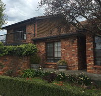 Bricks and Roses - Melbourne Tourism