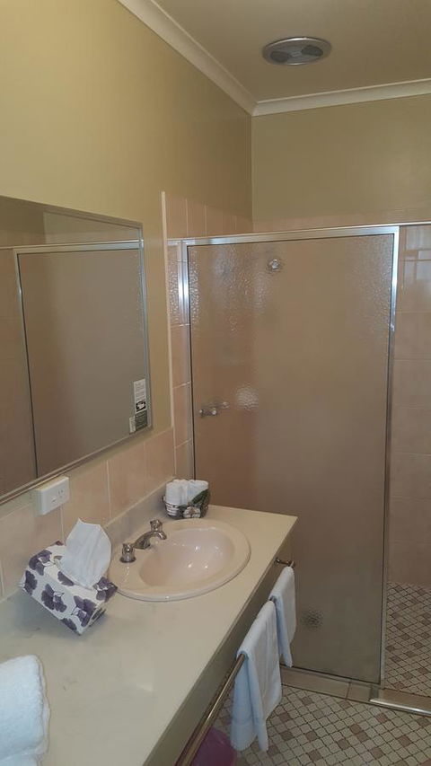 Allamar Motel - Melbourne Tourism 16