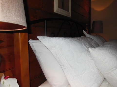 Airleigh-Rose Cottage - Melbourne Tourism 32