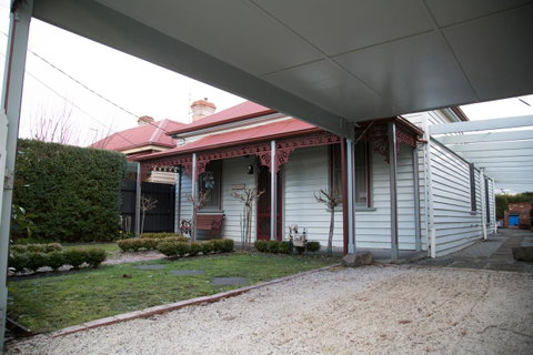 Airleigh-Rose Cottage - Melbourne Tourism 4
