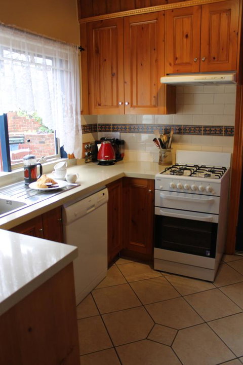 Airleigh-Rose Cottage - Melbourne Tourism 44
