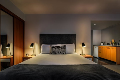 Punthill Apartment Hotel - Little Bourke - Melbourne Tourism 4