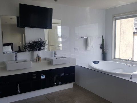 104 On Merri Apartments - Melbourne Tourism 19