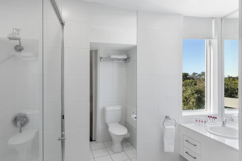 Ramada By Wyndham Marcoola Beach - Melbourne Tourism 14