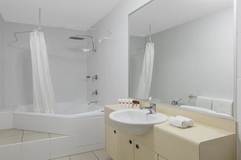 Ramada By Wyndham Marcoola Beach - Melbourne Tourism 10