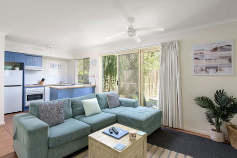 Rainbow Getaway Holiday Apartments - Melbourne Tourism 10