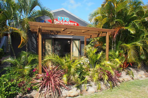 Backpackers At 1770 - Melbourne Tourism 12