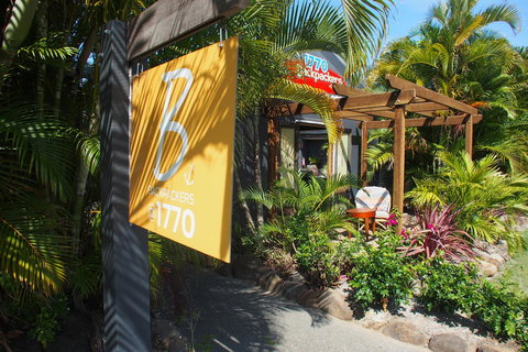 Backpackers At 1770 - Melbourne Tourism 19