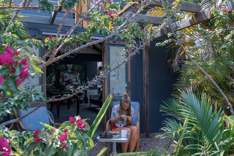 Backpackers At 1770 - Melbourne Tourism 1