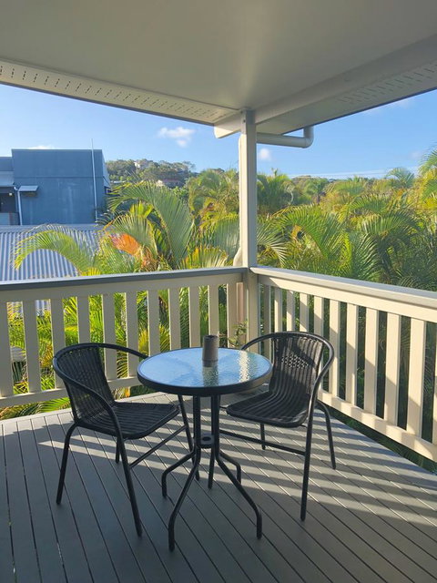 Backpackers At 1770 - Melbourne Tourism 4