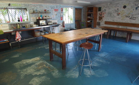 Backpackers At 1770 - Melbourne Tourism 14