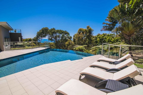 Rainbow Ocean Palms Resort - Melbourne Tourism 4