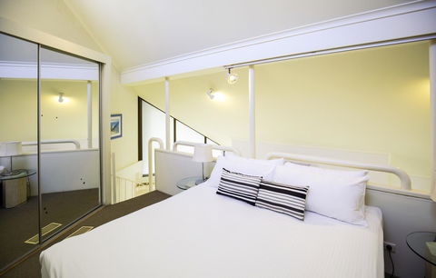 Ocean Breeze Resort - Melbourne Tourism 41