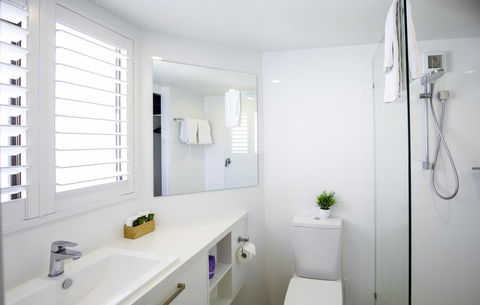 Ocean Breeze Resort - Melbourne Tourism 21