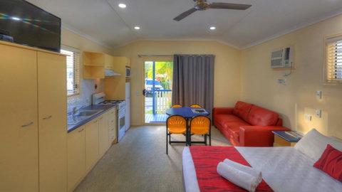 Alex Beach Cabins And Tourist Park - Melbourne Tourism 23