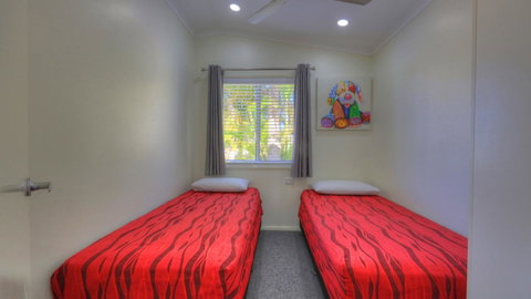 Alex Beach Cabins And Tourist Park - Melbourne Tourism 31