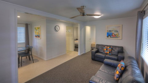 Alex Beach Cabins And Tourist Park - Melbourne Tourism 9