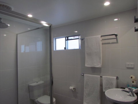 Alex Beach Cabins And Tourist Park - Melbourne Tourism 1