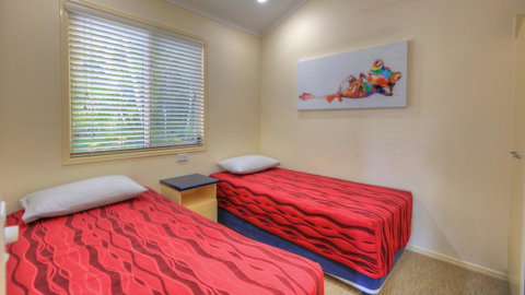 Alex Beach Cabins And Tourist Park - Melbourne Tourism 12